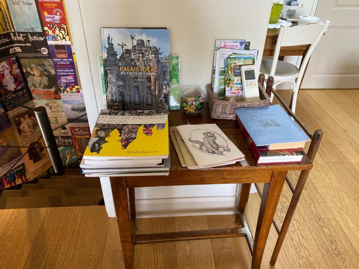 Bed and Breakfast Chez L'Antiquaire Hauterives Exterior foto