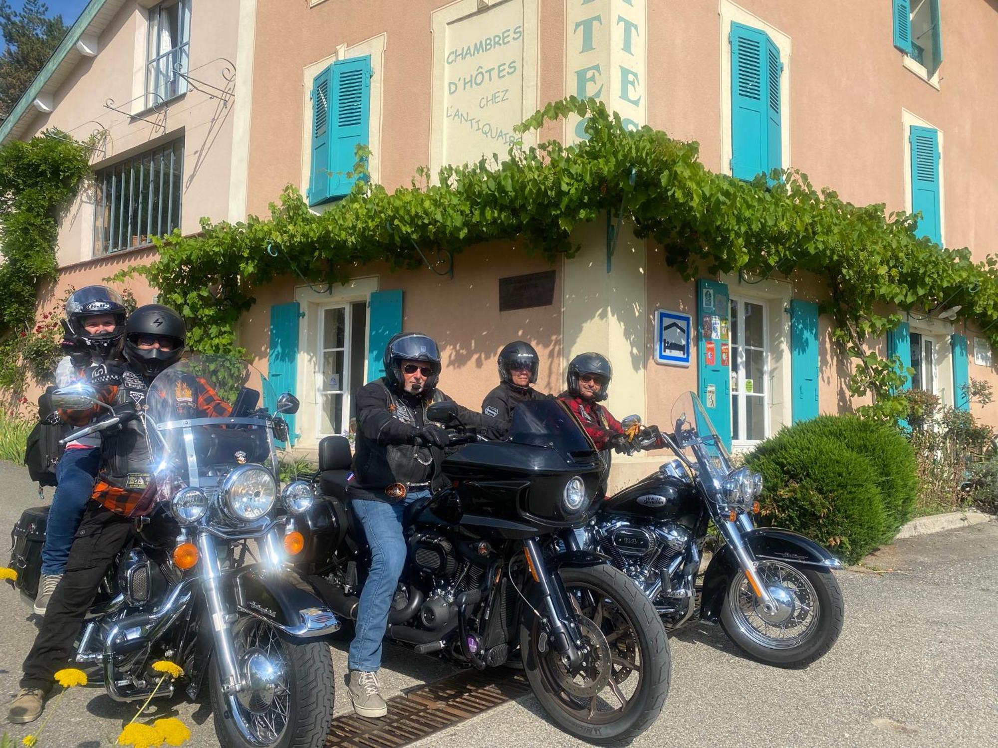 Bed and Breakfast Chez L'Antiquaire Hauterives Exterior foto